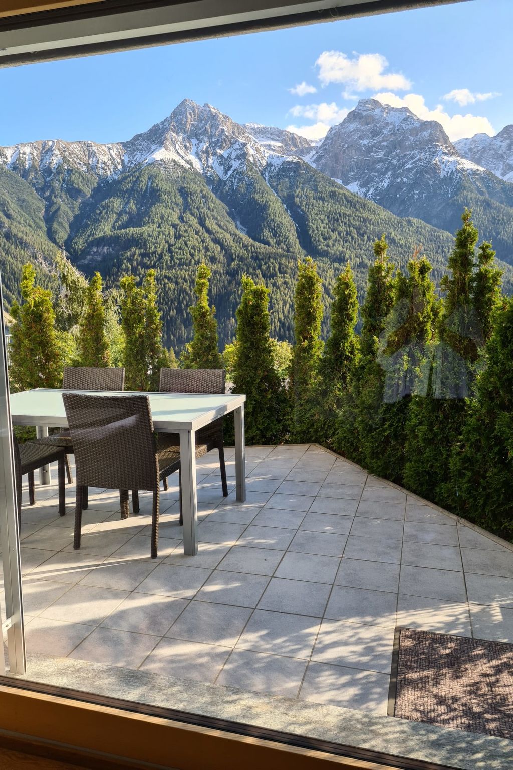 Chasa Scandella, (Sent). - Draußen