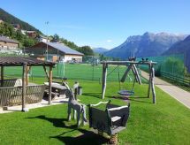 Boerderijvakantie in Sent: Ruim appartement met bergzicht in het Engadin - thumbnail 6