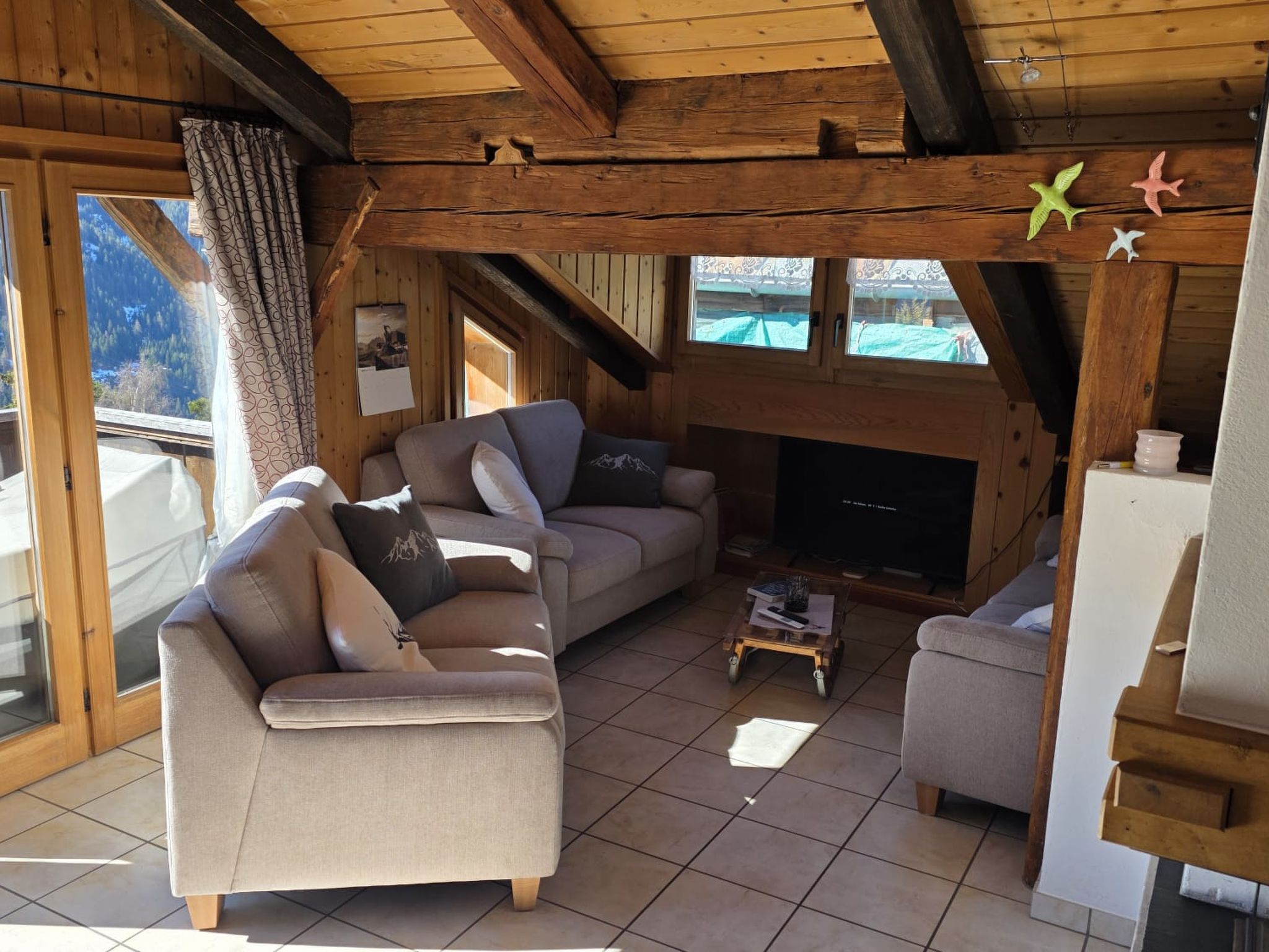 Dachwohnung Plazzetta 23, (Sent) - Drinnen