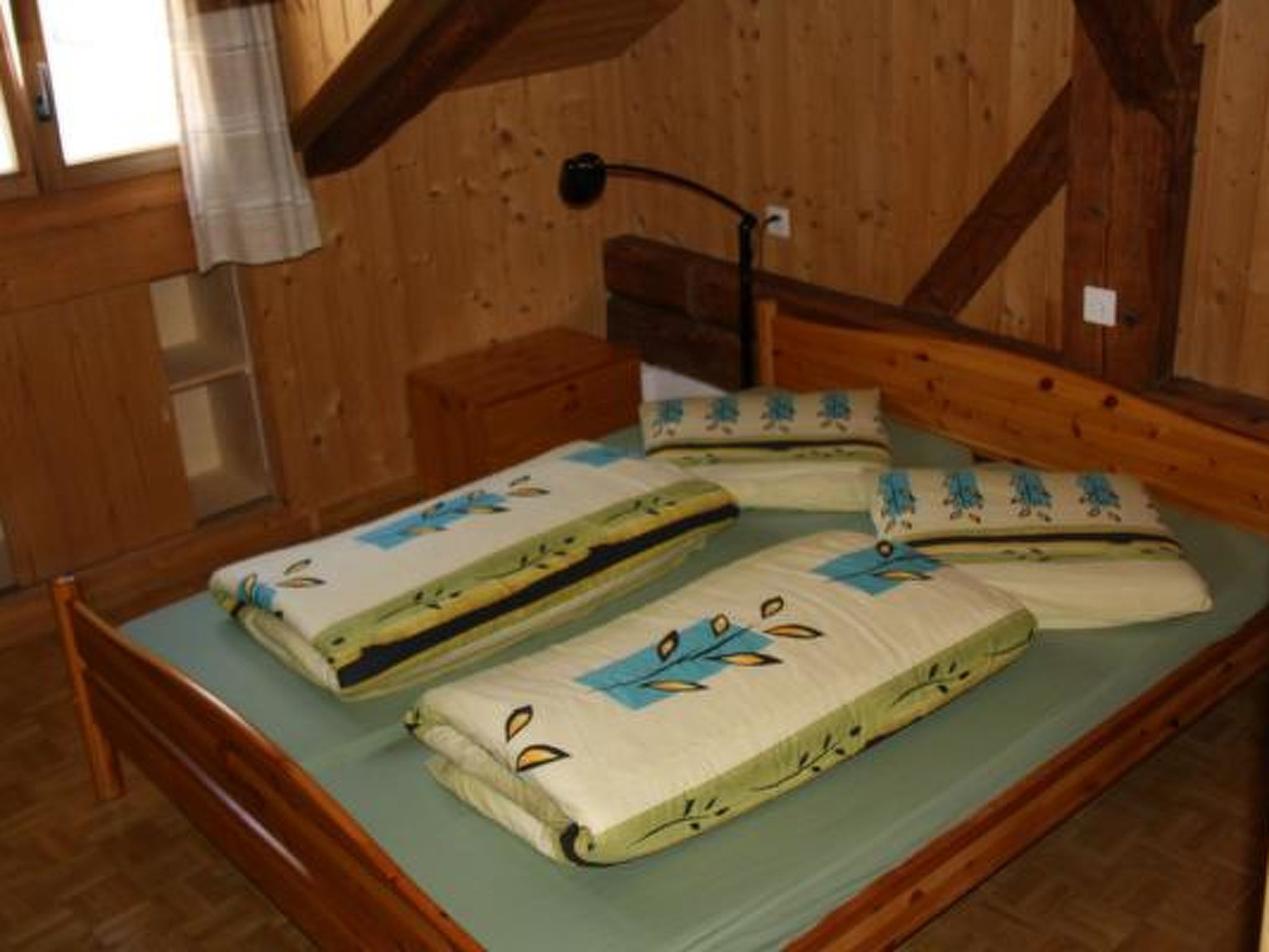 Dachwohnung Plazzetta 23, (Sent). - Binnen