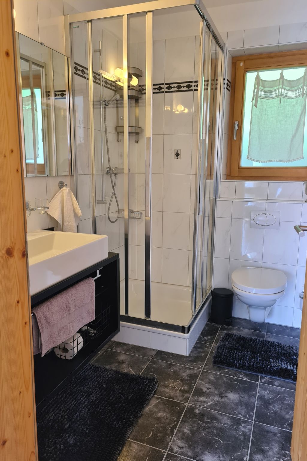 Scandella, (Sent). - Drinnen