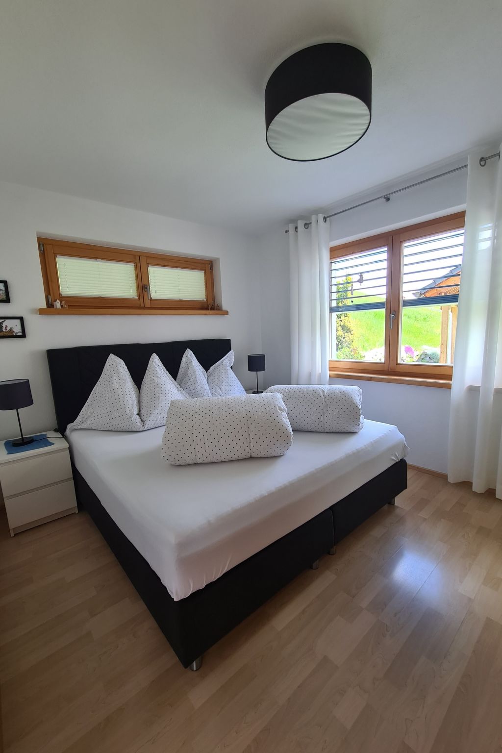 Scandella, (Sent). - Drinnen