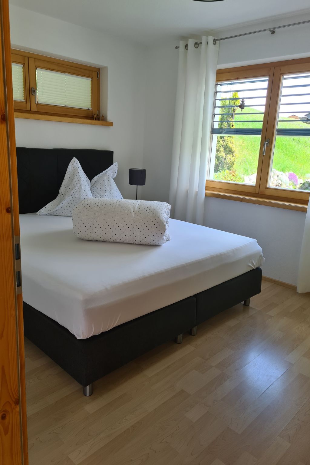 Scandella, (Sent). - Drinnen