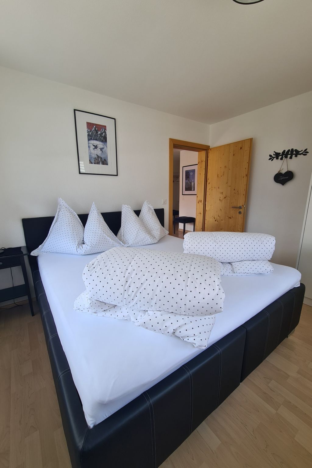 Scandella, (Sent). - Drinnen