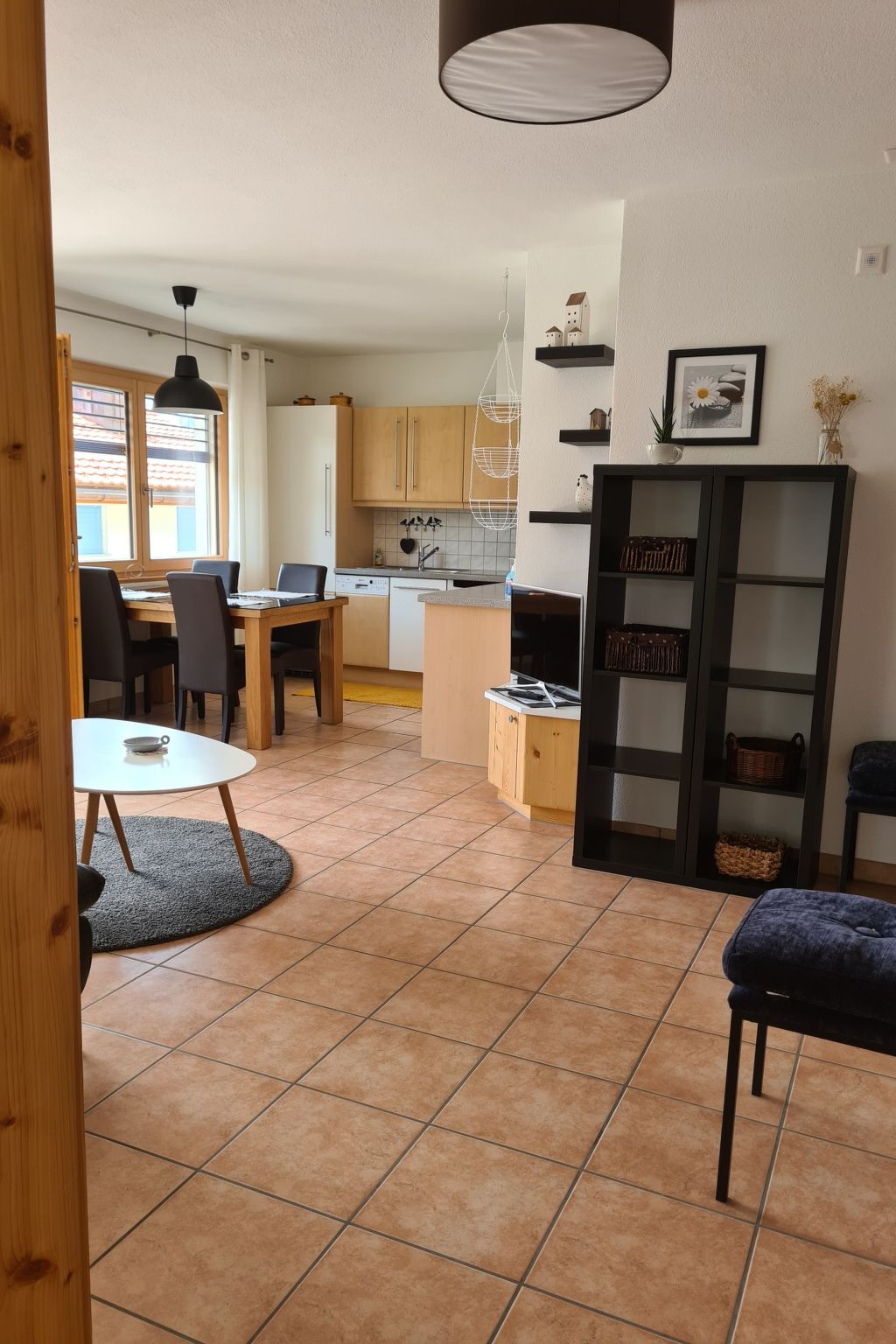 Scandella, (Sent). - Drinnen