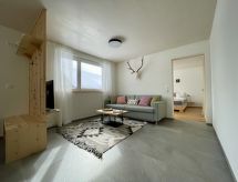 Chasa Curturella: Romantisch appartement in het hart van het Engadin - thumbnail 1