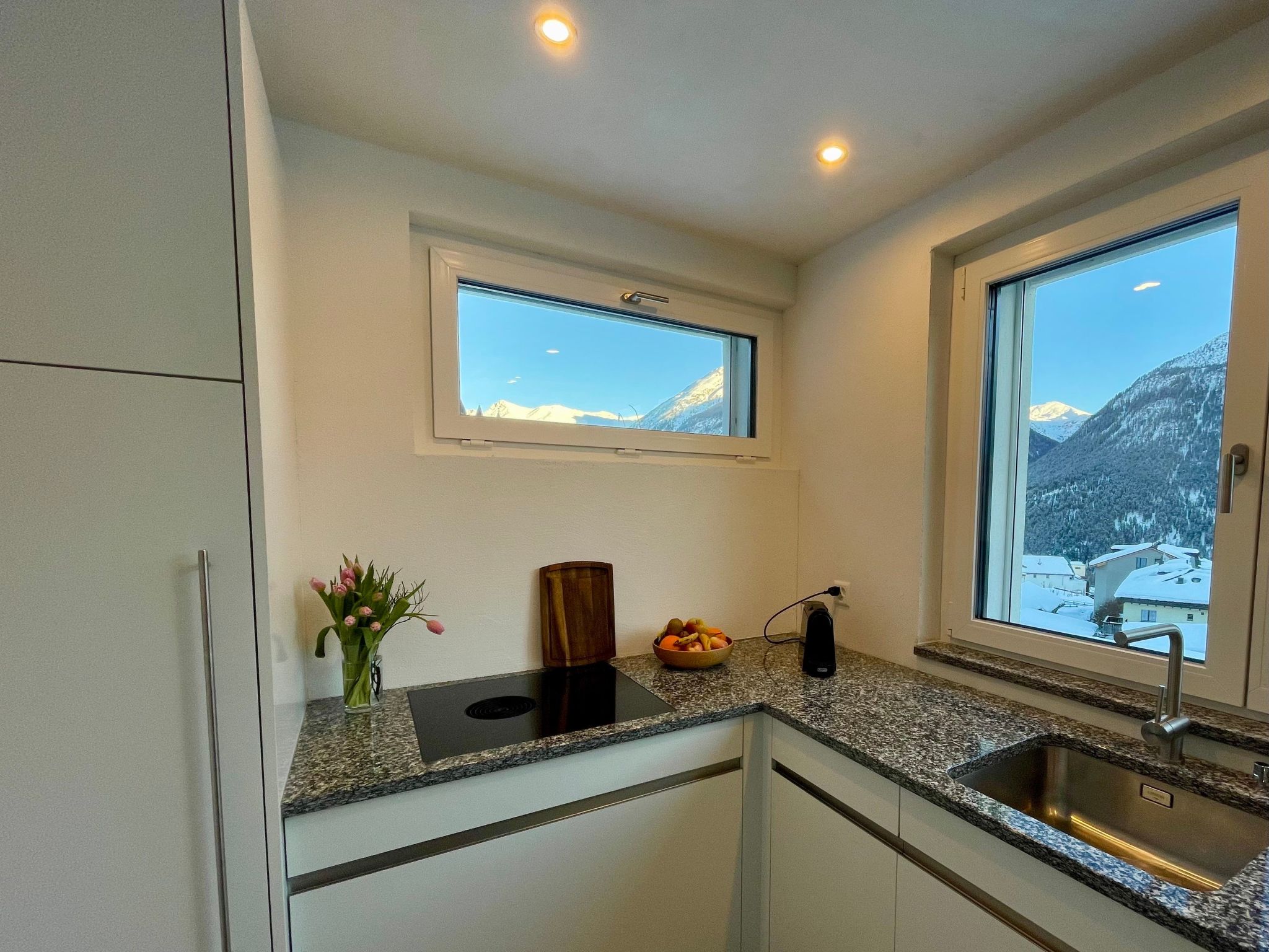 Appartement Chasa Curturella, (Sent) – Cuisine et coin repas, photo 5 sur 19