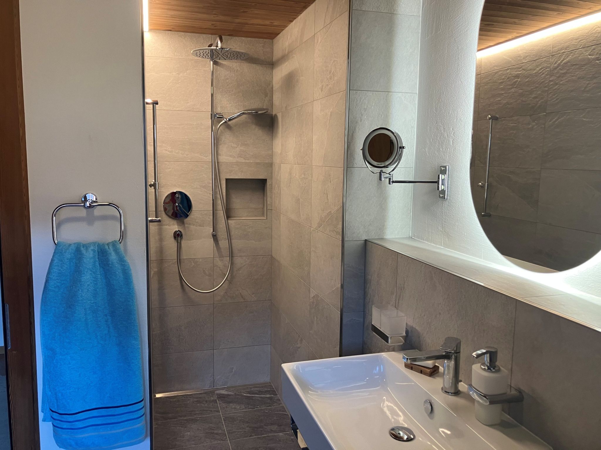 Appartement Ferienwohnungen Chasa Werro, (Sent) – Salle de bains, photo 19 sur 50