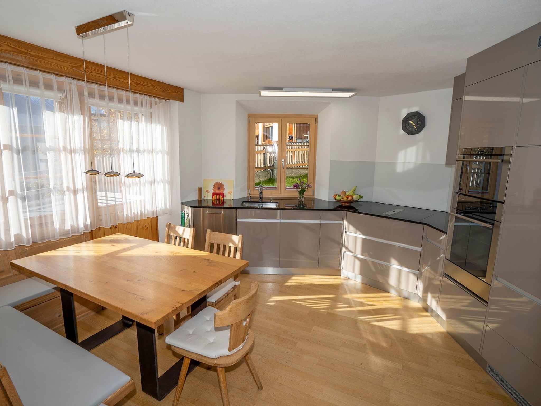Appartement Chasa Nogler, (Ramosch) – Cuisine et coin repas, photo 20 sur 31