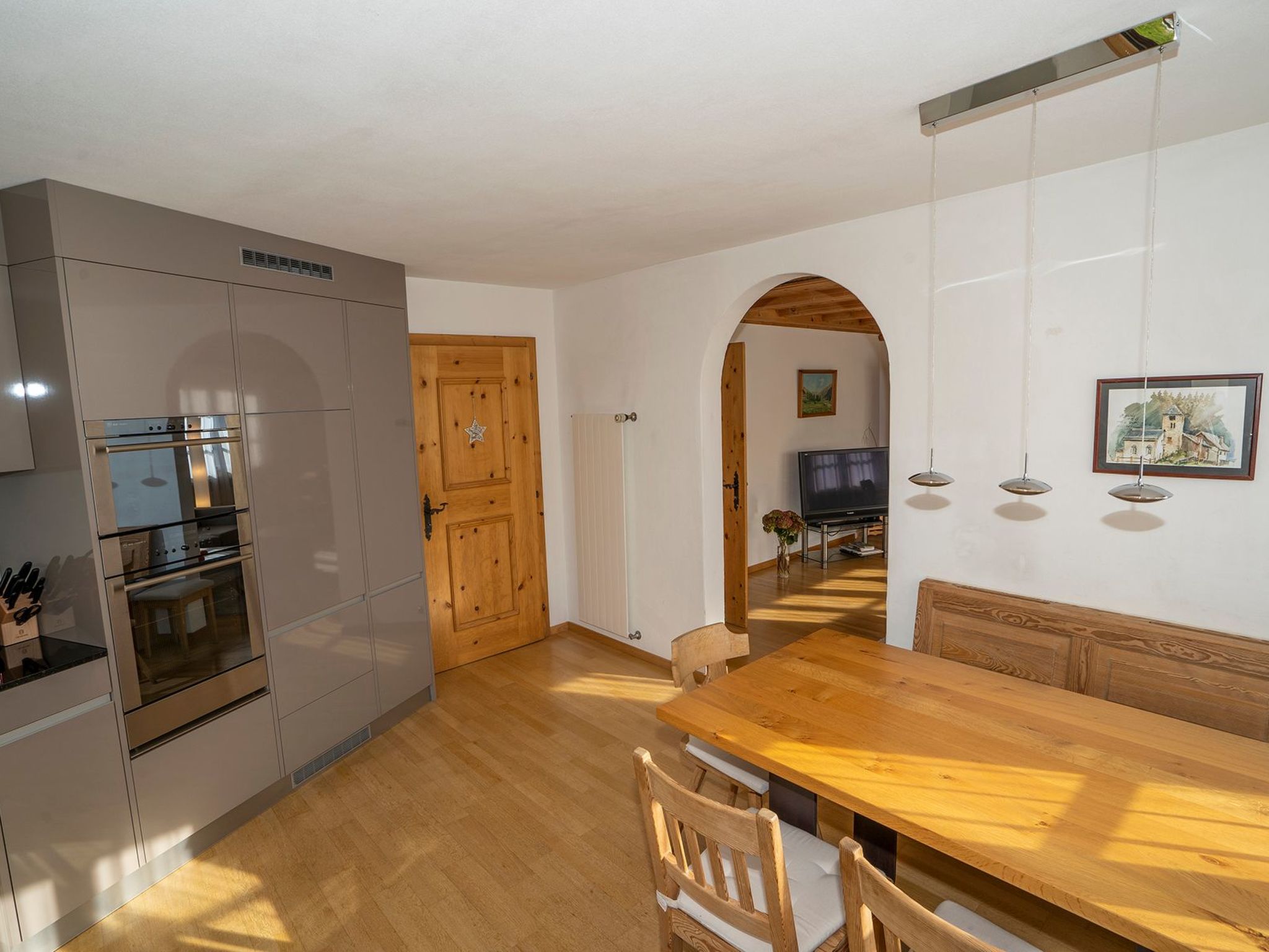 Appartement Chasa Nogler, (Ramosch) – Cuisine et coin repas, photo 19 sur 31