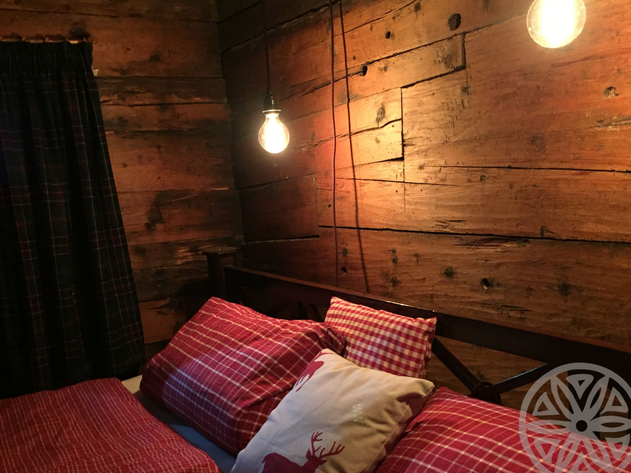 Permez, (Vnà). - Binnen