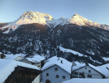 Ruim vakantiehuis Jassa Sura in Tschlin, Engadin, 148m² met berg- en meerzicht - thumbnail 1