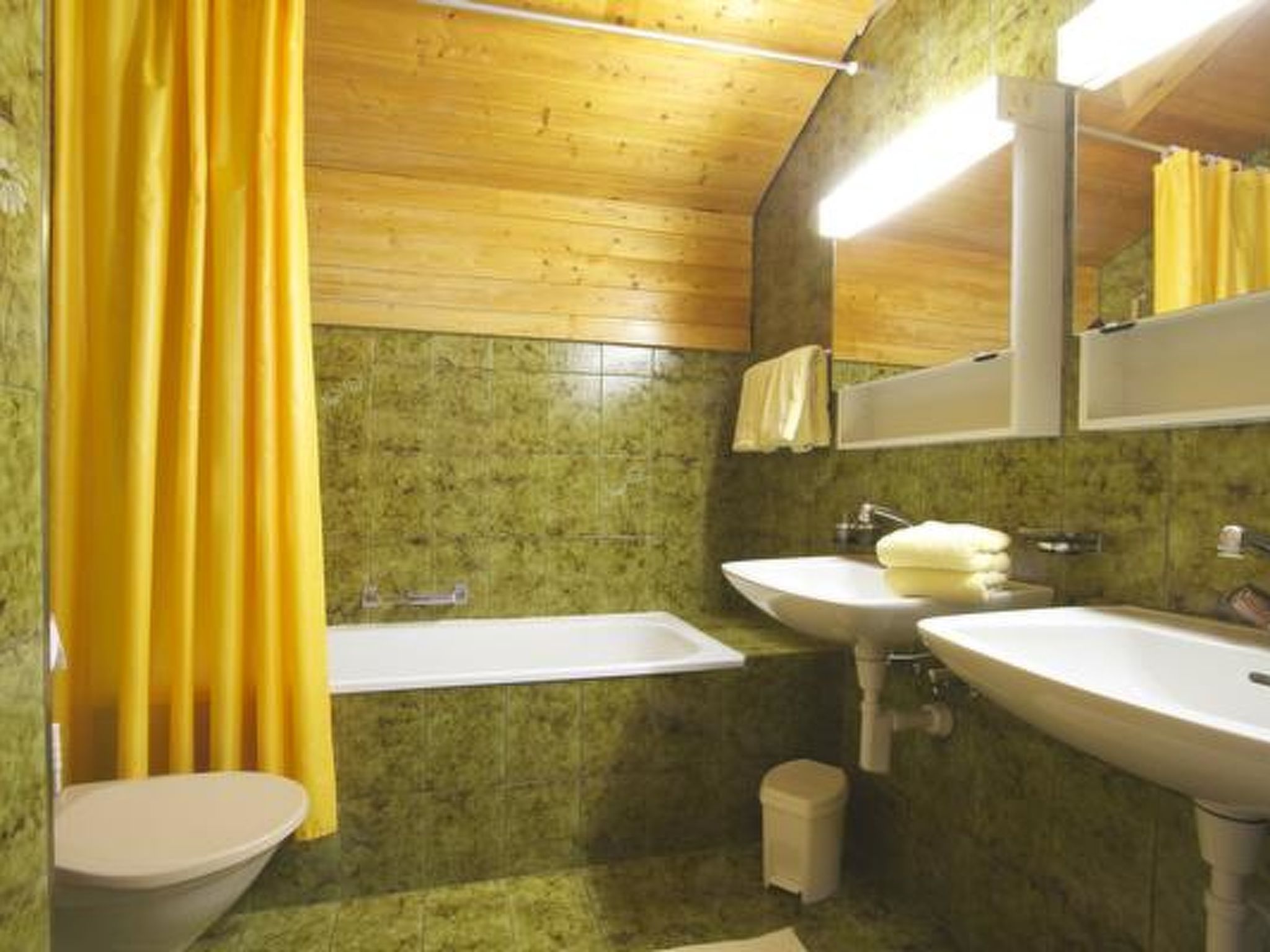 Atlantis Apartments, (Samnaun-Ravaisch). - Inside