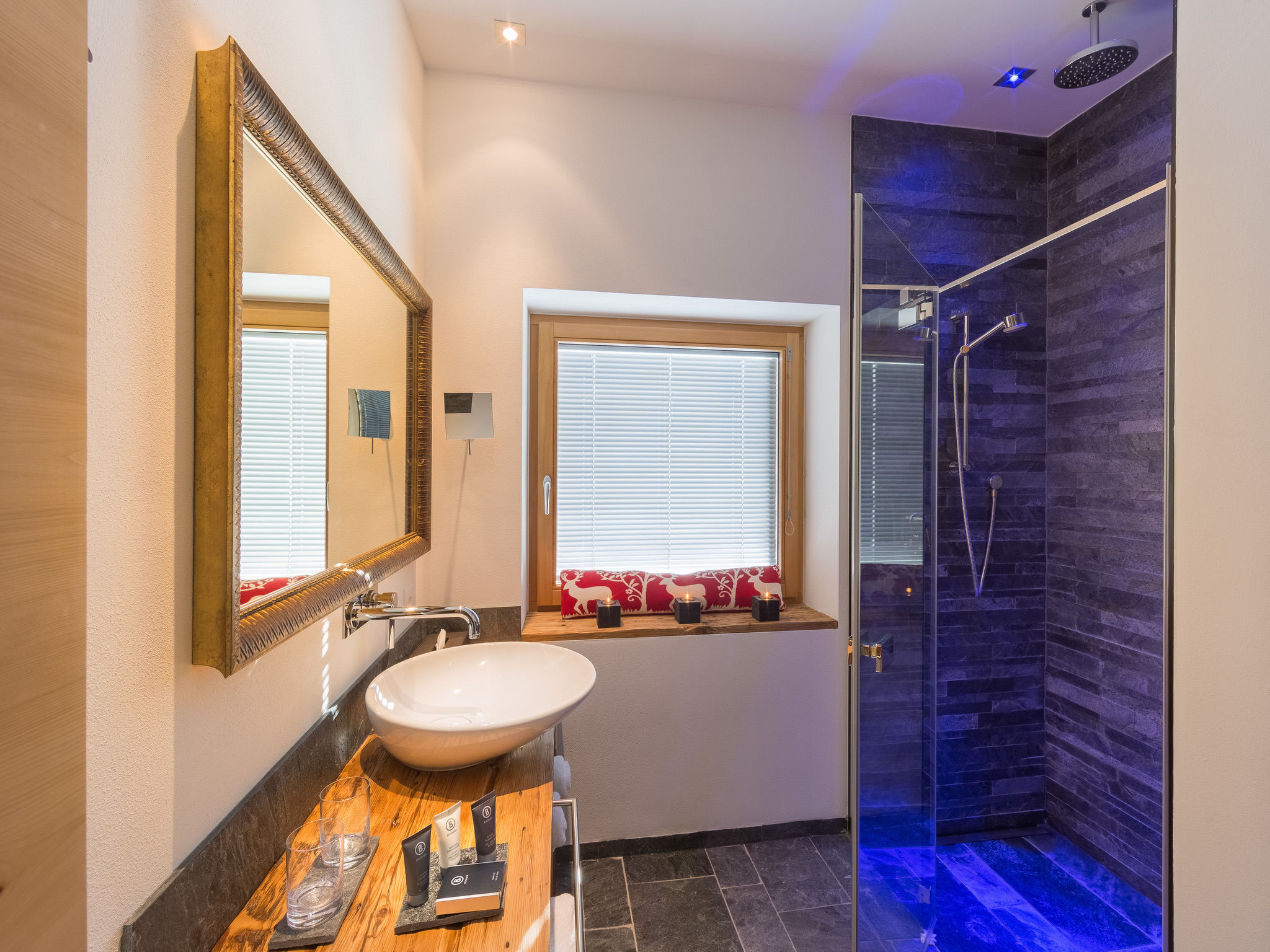 Photo of alpinlodge & spa*****, (Samnaun-Ravaisch).