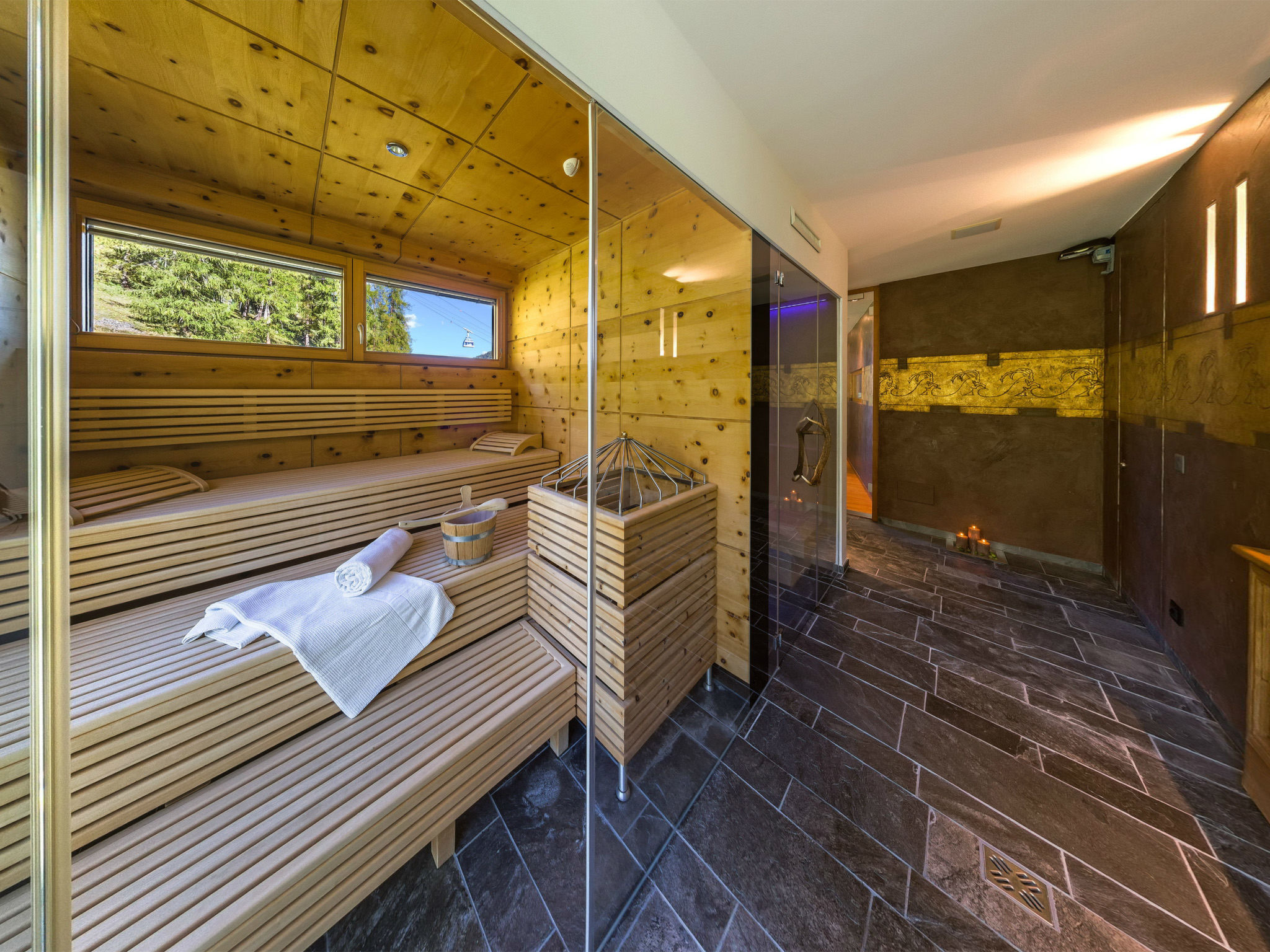 Photo of alpinlodge & spa*****, (Samnaun-Ravaisch)