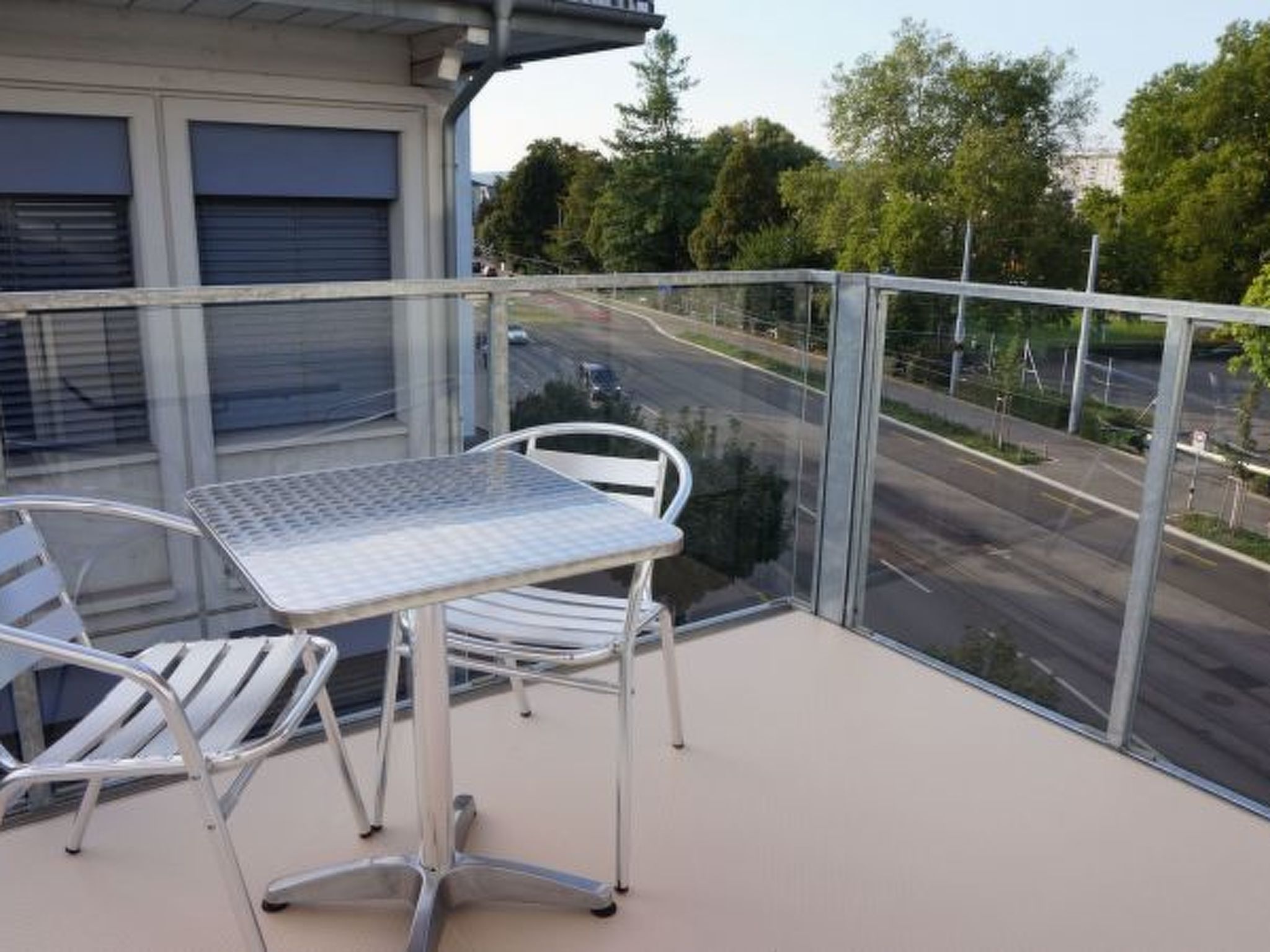 ZH Lion III - Altstetten HITrental Apartment - Outside