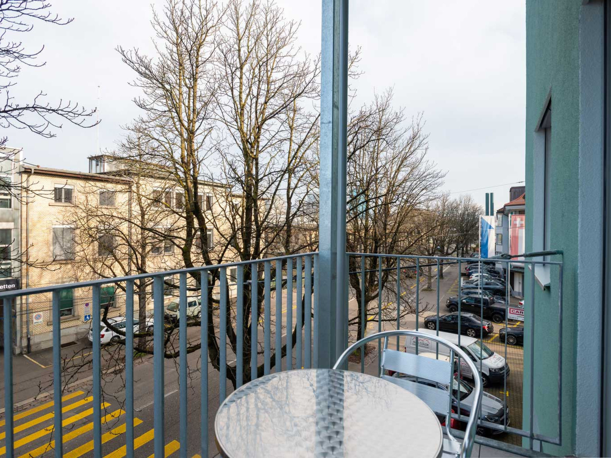 ZH Pink GF - Letzigrund HITrental Apartment - Drinnen