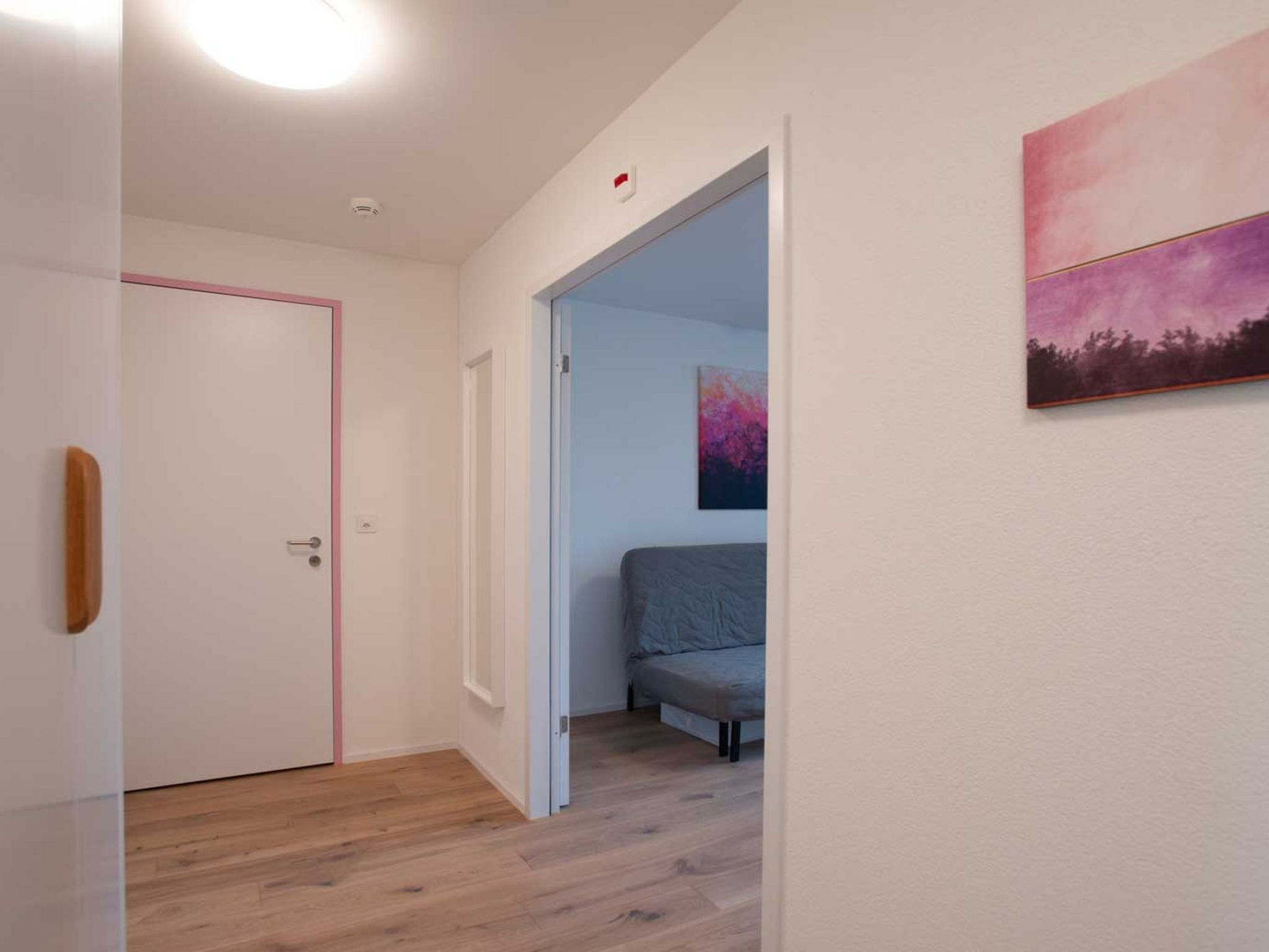 ZH Pink GF - Letzigrund HITrental Apartment - Drinnen