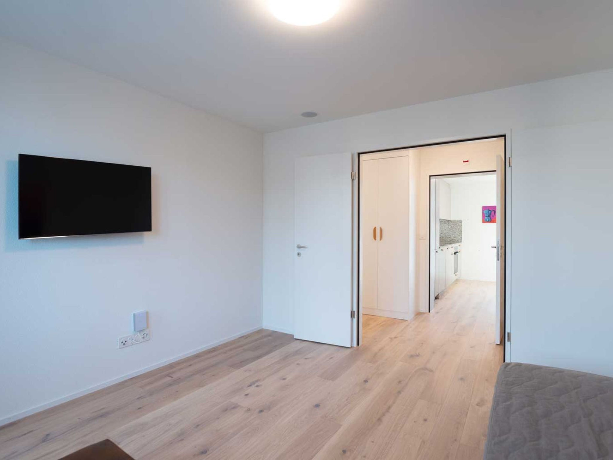 ZH Pink GF - Letzigrund HITrental Apartment - Drinnen