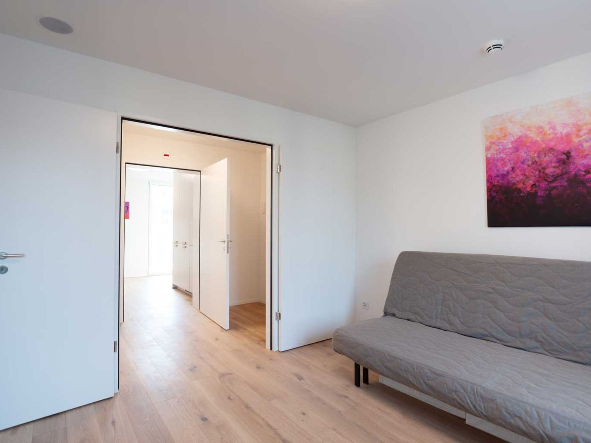 ZH Pink GF - Letzigrund HITrental Apartment - Drinnen