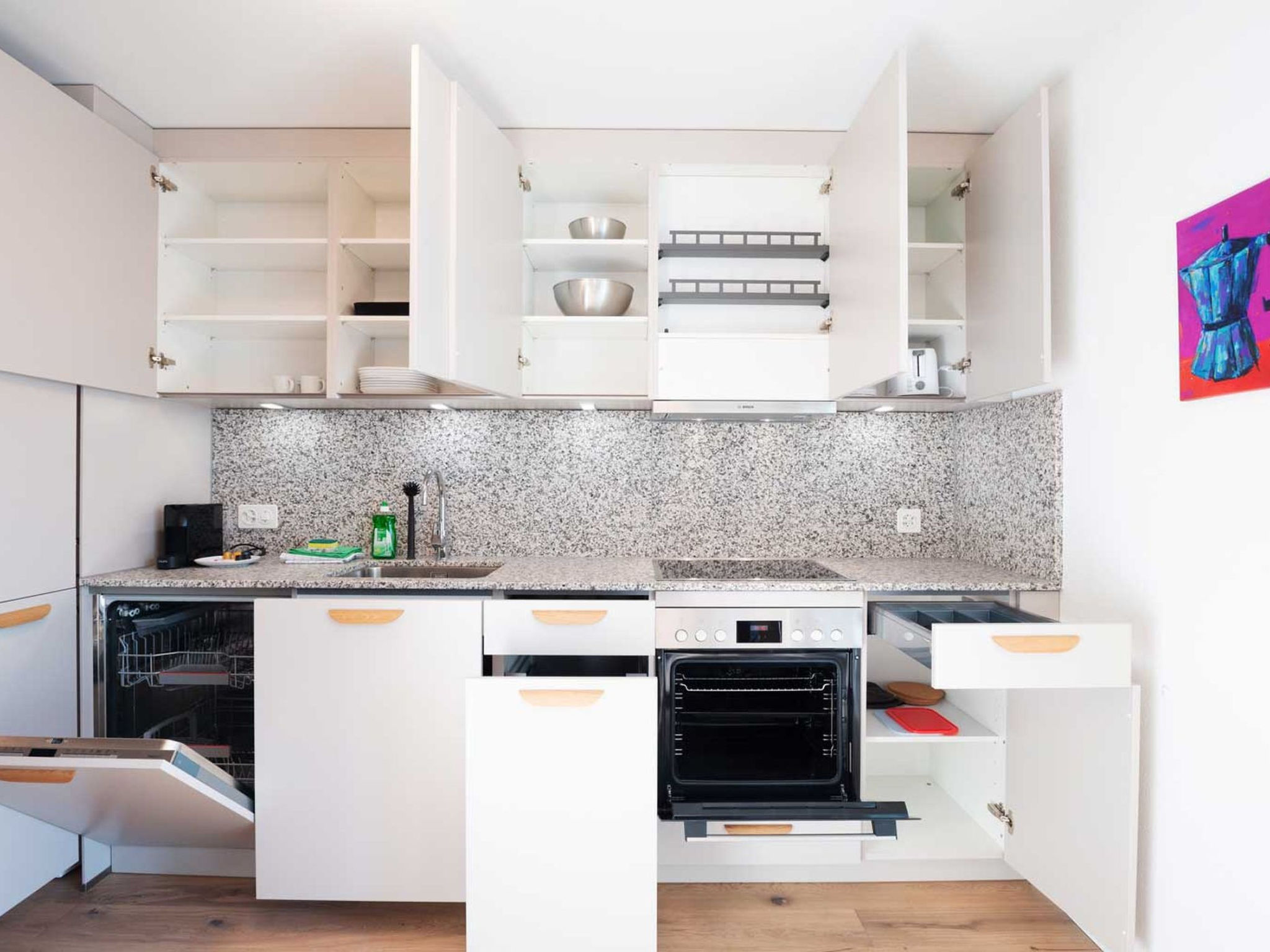 ZH Pink GF - Letzigrund HITrental Apartment - Drinnen
