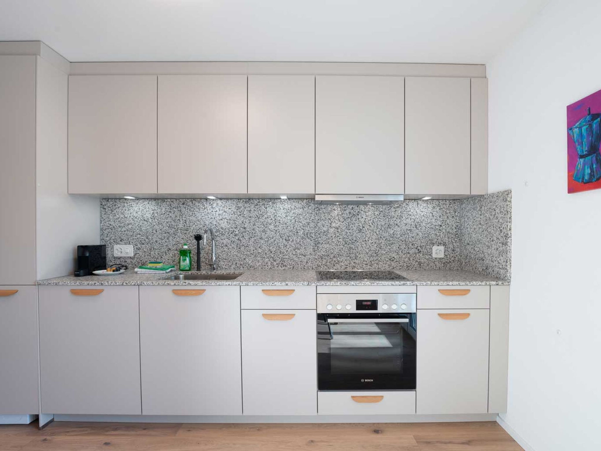 ZH Pink GF - Letzigrund HITrental Apartment - Drinnen