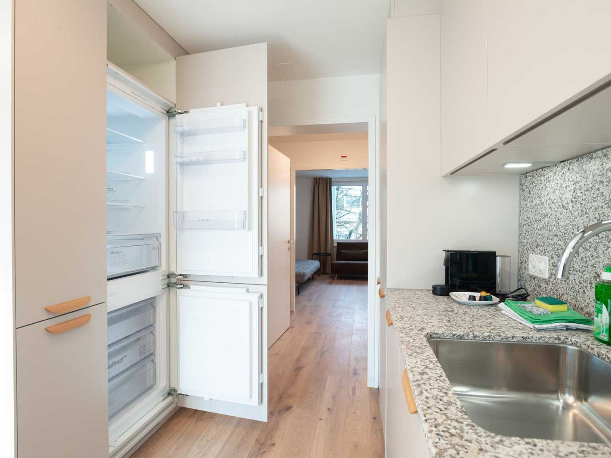 ZH Pink GF - Letzigrund HITrental Apartment - Drinnen
