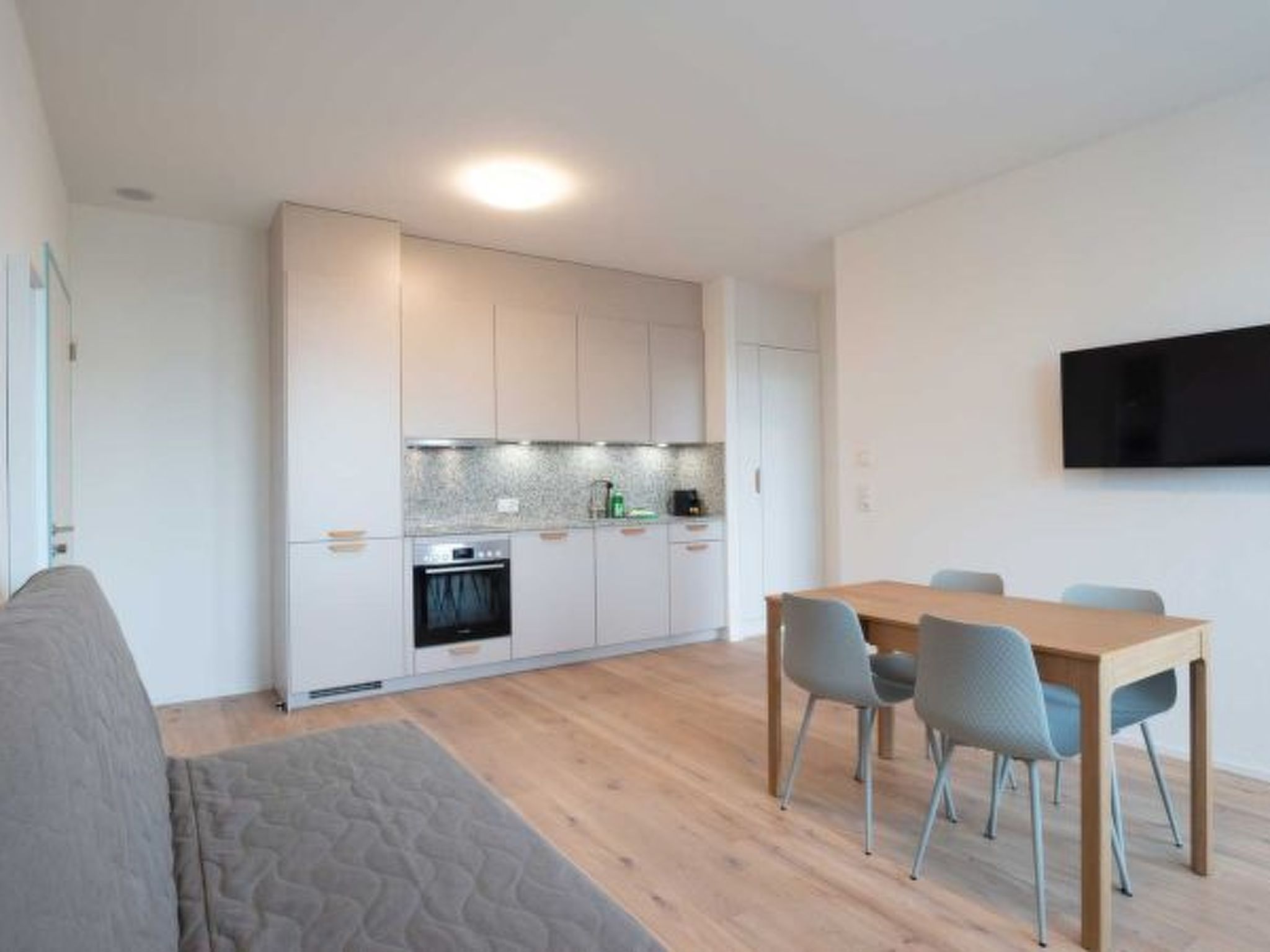 ZH Blue 4 - Letzigrund HITrental Apartment