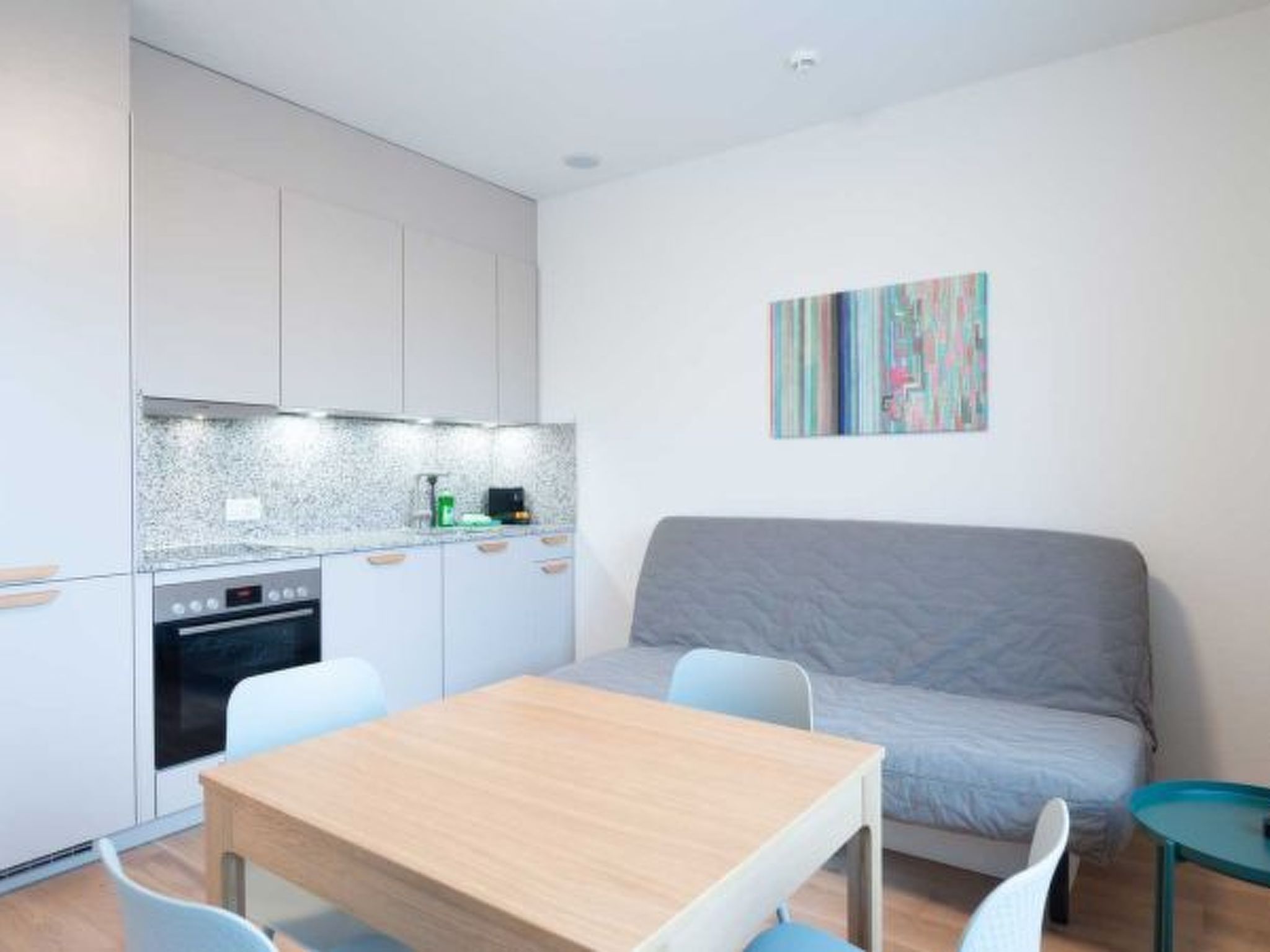 ZH Green 5- Letzigrund HITrental Apartment - Binnen