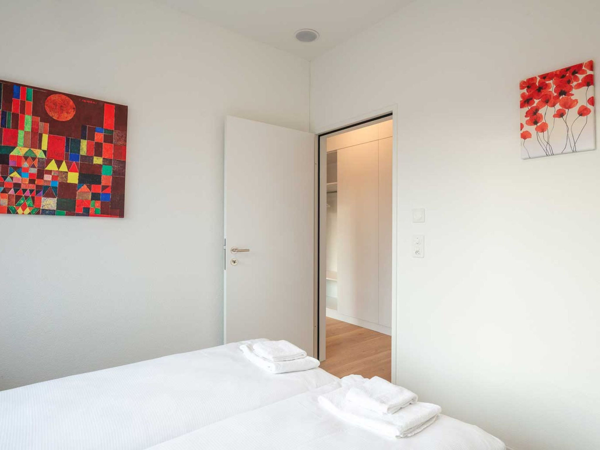 ZH Red 3 - Letzigrund HITrental Apartment - Binnen