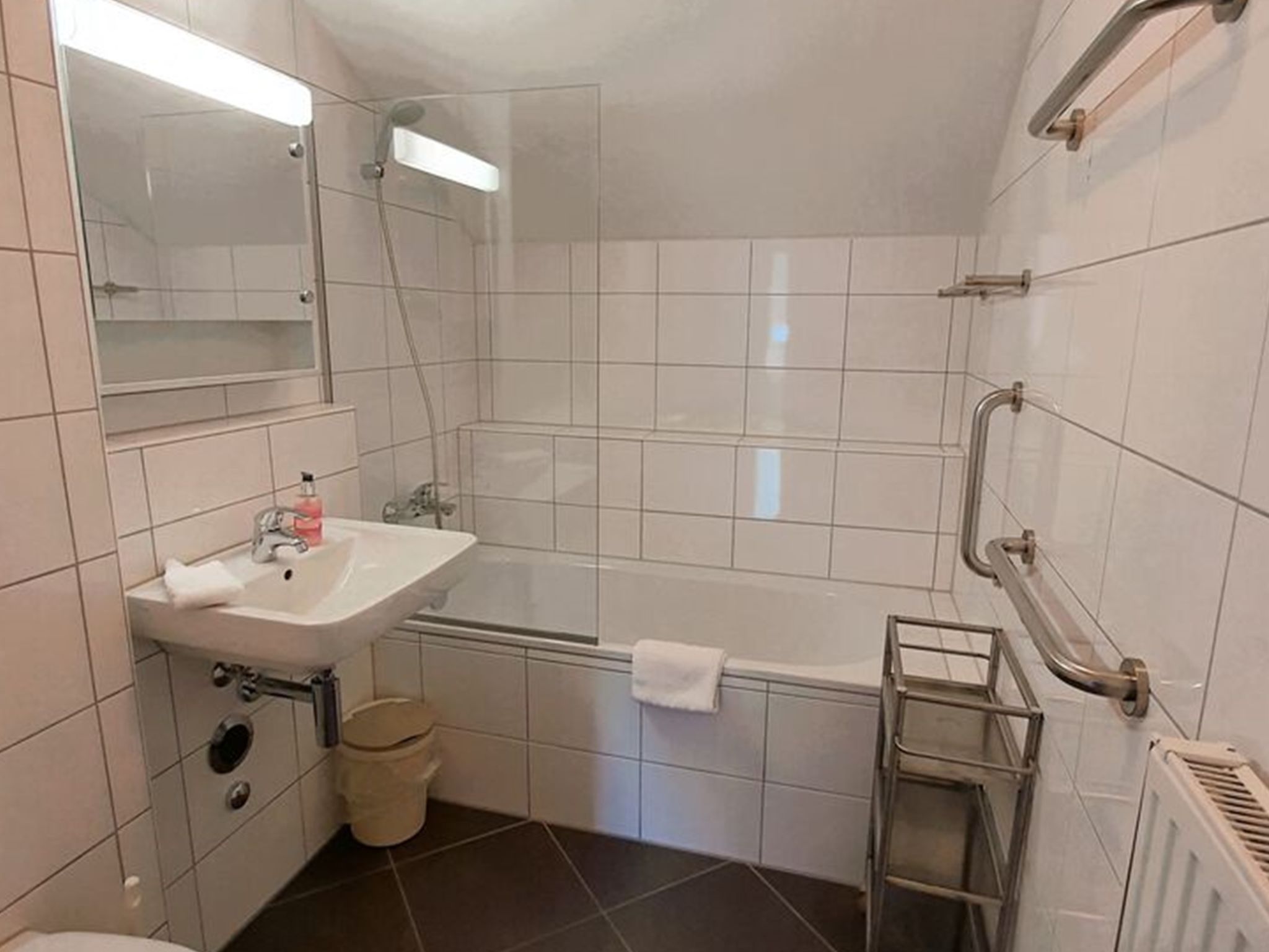 Walensee House & Apartments, (Unterterzen). Penthouse Apartment Nr. 17 - Image-tags.info