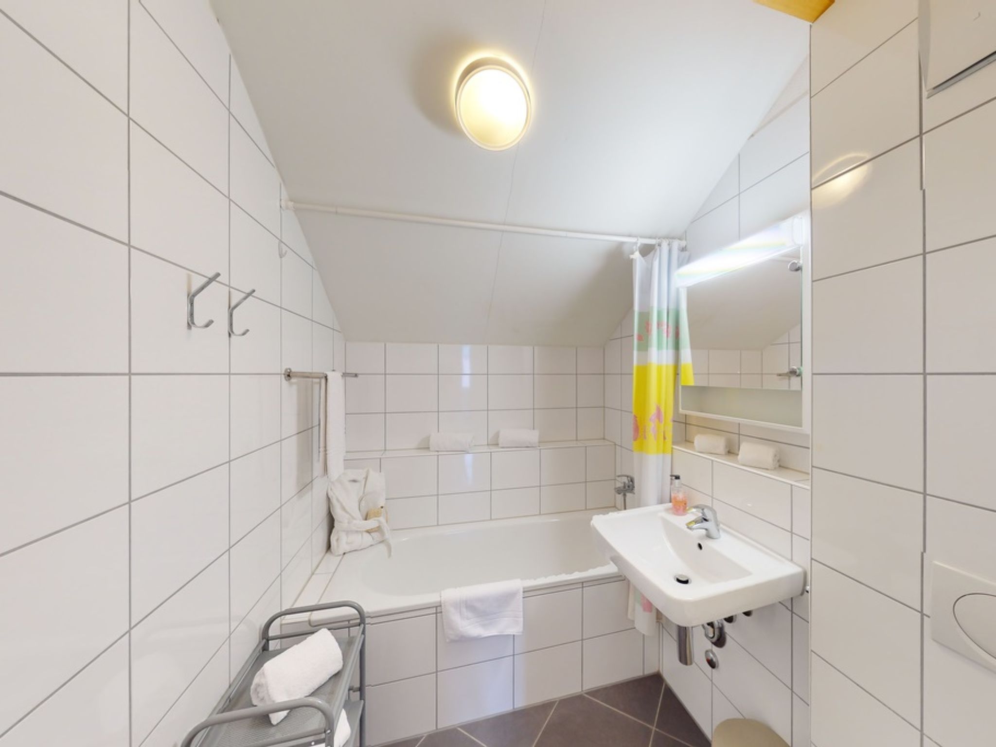 Walensee House & Apartments, (Unterterzen). Penthouse Apartment Nr. 106 - Image-tags.info