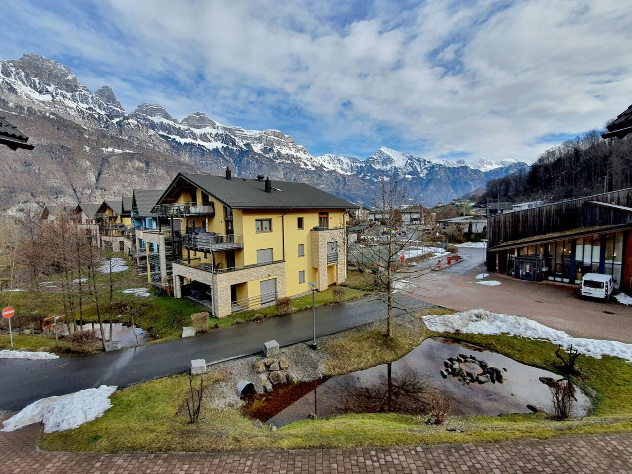 Walensee House & Apartments, (Unterterzen). Penthouse Apartment Nr. 106 - Image-tags.info