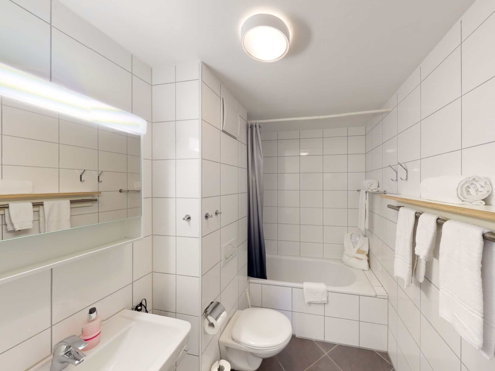Walensee House & Apartments, (Unterterzen). Comfort Apartment Nr. 13 - Image-tags.info