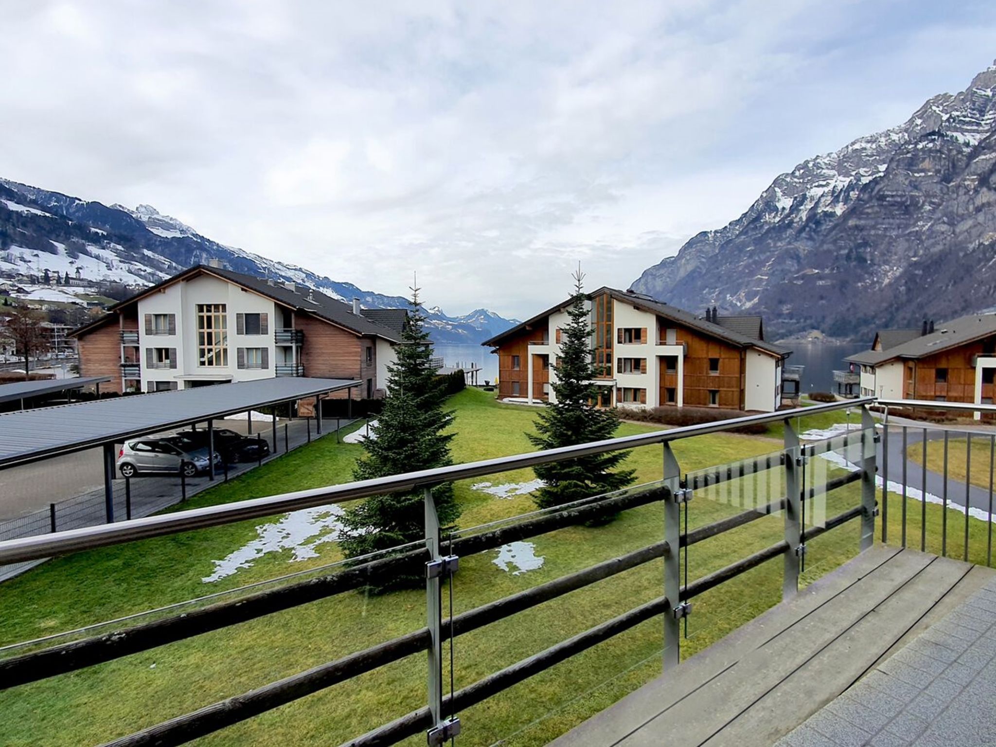 Walensee House & Apartments, (Unterterzen). Penthouse Apartment Nr. 105 - Image-tags.info