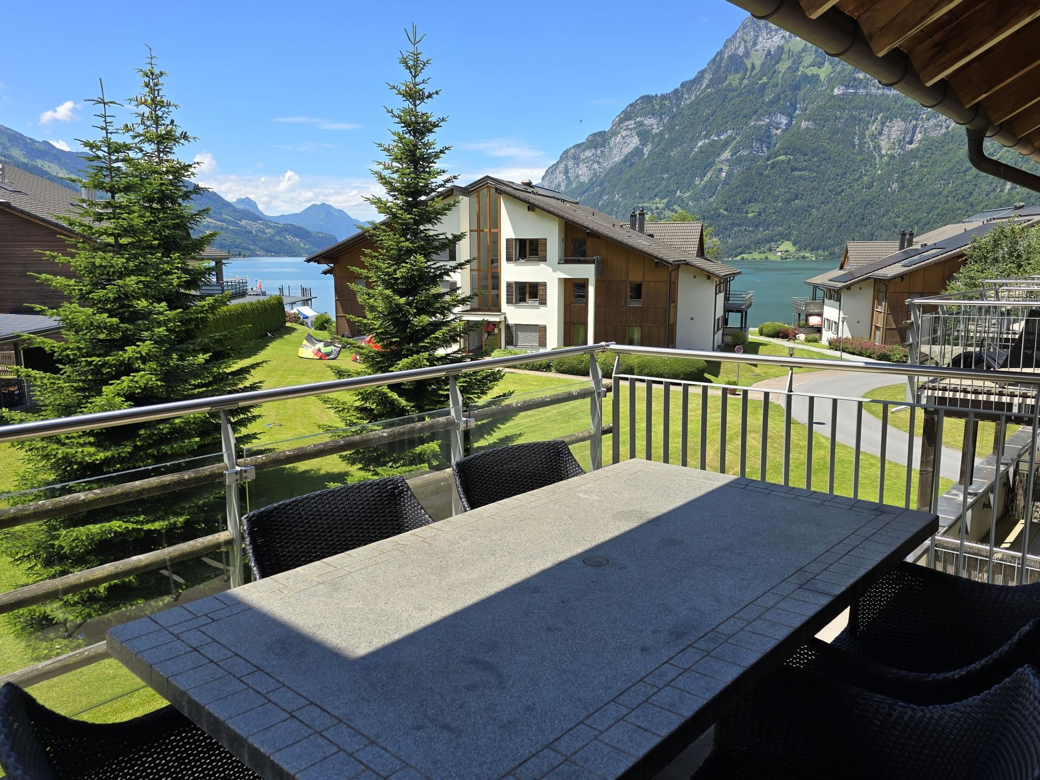 Walensee House & Apartments, (Unterterzen). Penthouse Apartment Nr. 105 - Image-tags.info