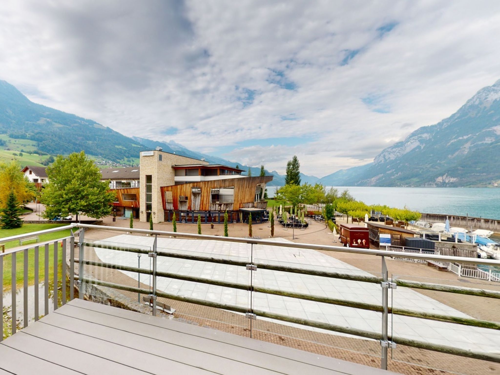 Walensee House & Apartments, (Unterterzen). Deluxe Penthouse Apartment Nr. 38 - Image-tags.info