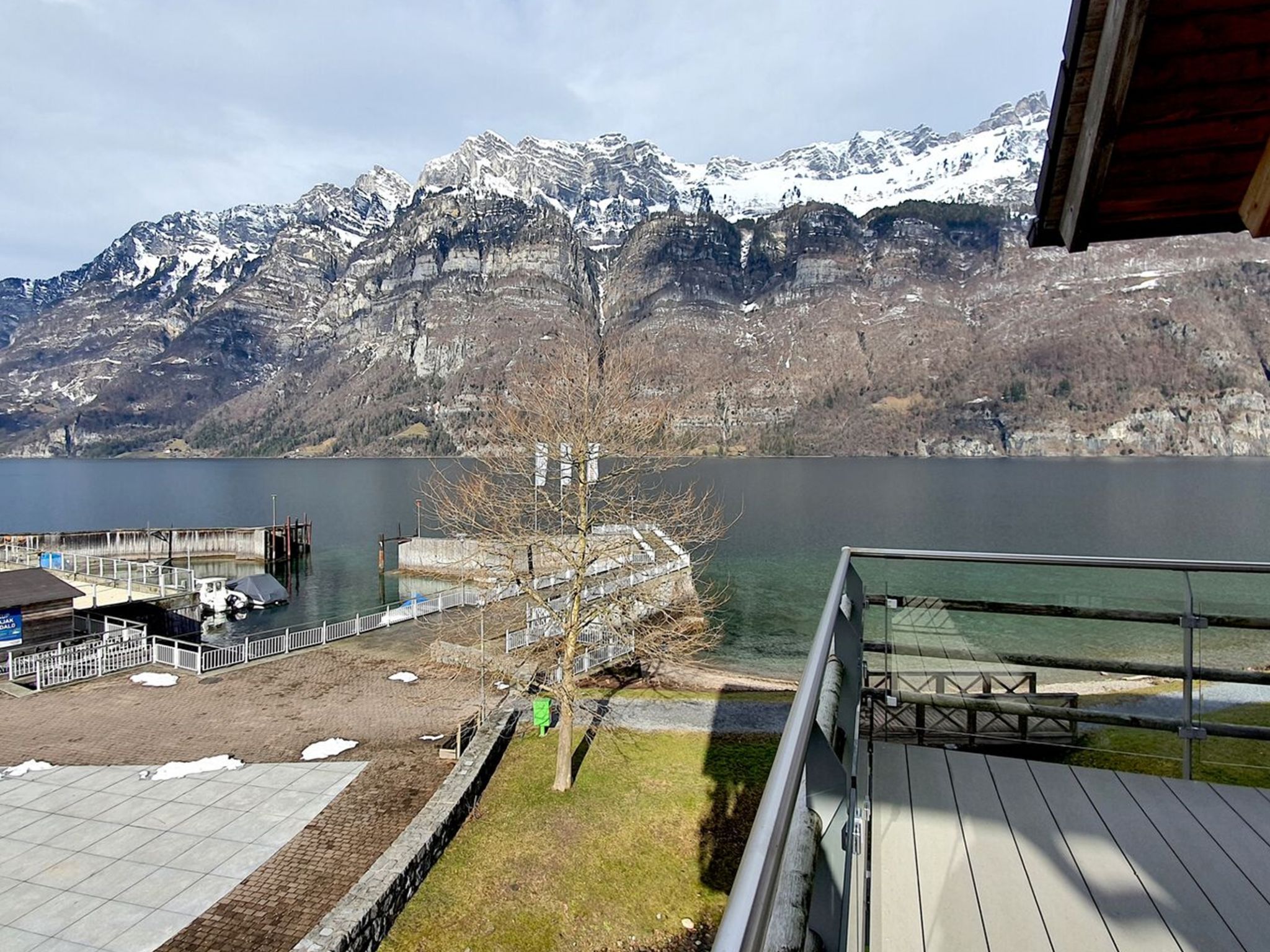 Walensee House & Apartments, (Unterterzen). Deluxe Penthouse Apartment Nr. 38 - Image-tags.info
