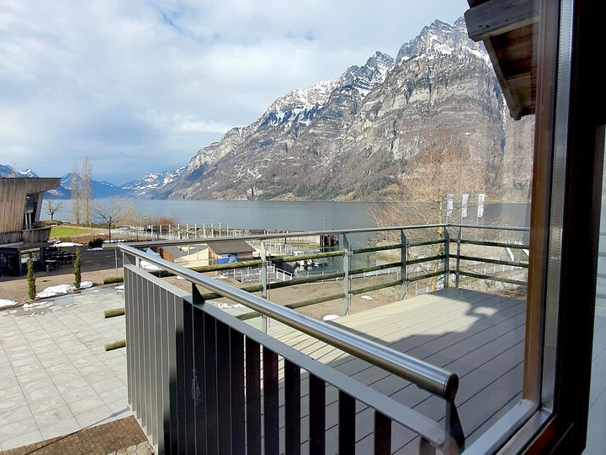 Walensee House & Apartments, (Unterterzen). Deluxe Penthouse Apartment Nr. 38 - Image-tags.info