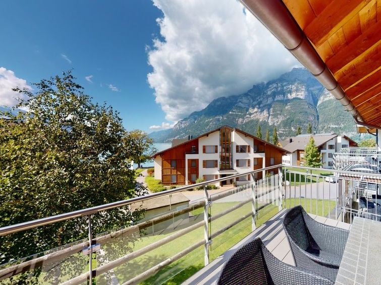 Luxe Penthouse Apartment in Unterterzen voor 6 personen in Unterterzen