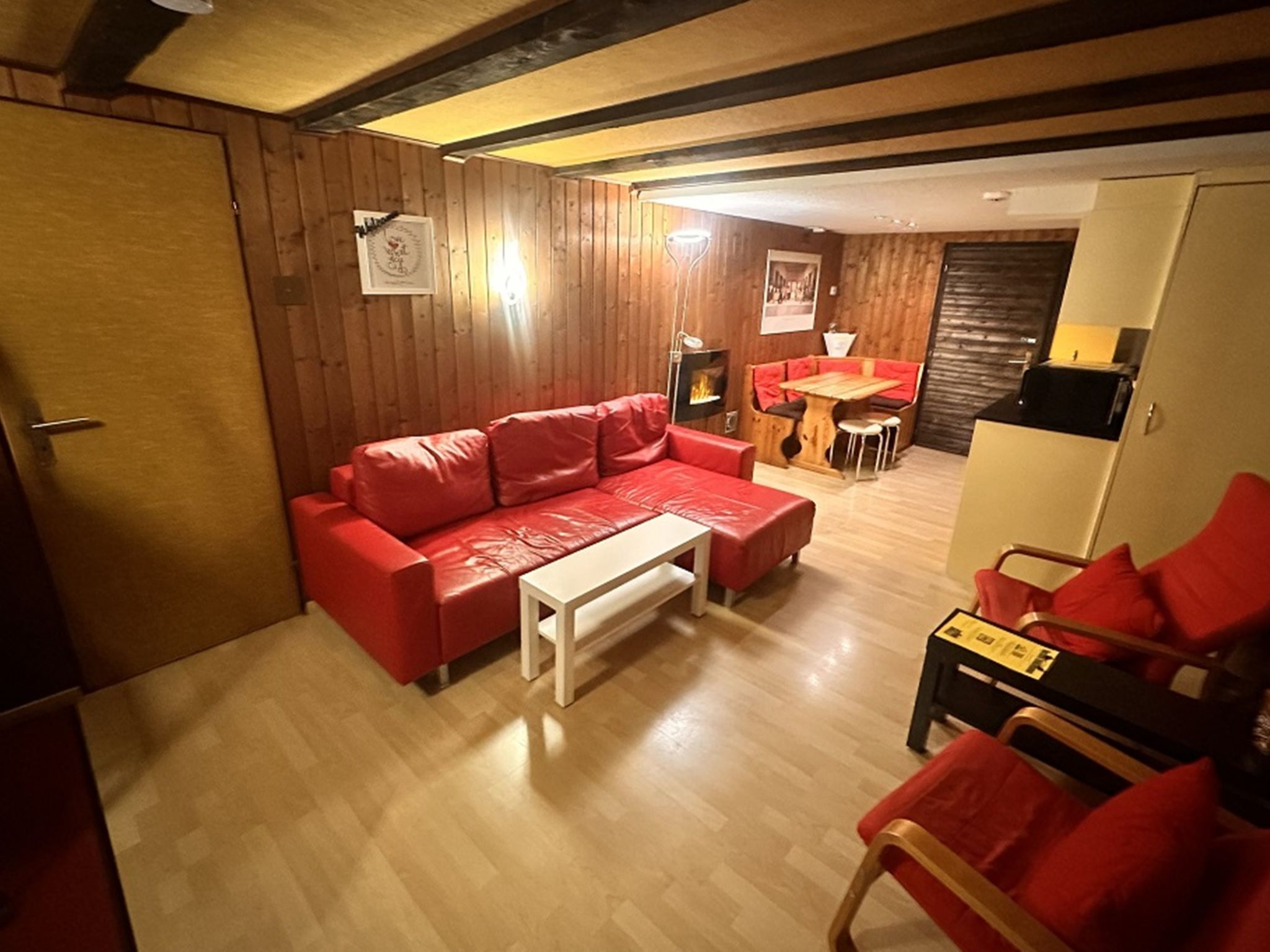 Bijouswiss - The Yellow House****, (Oberterzen). 2-Zimmerwohnung mit Sauna - Image-tags.info
