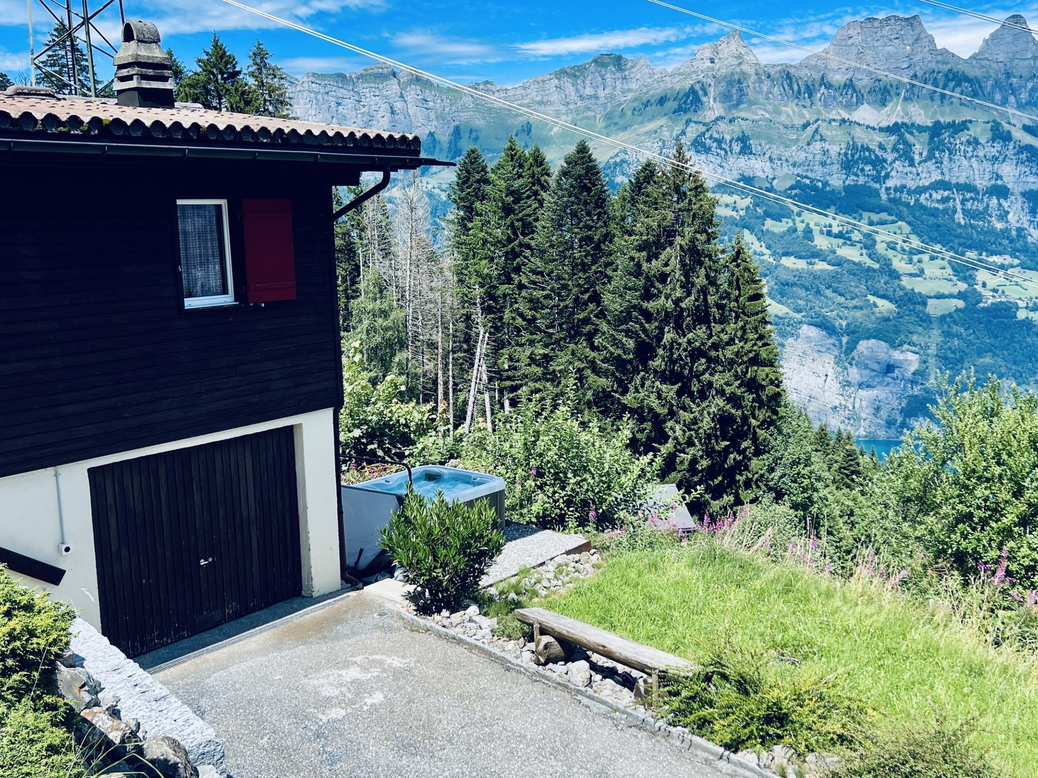Chalet Wiesehöckli (CharmingStay). 3 Zimmerwohnung Bad/Dusche/Balkon/Aussen-Whi