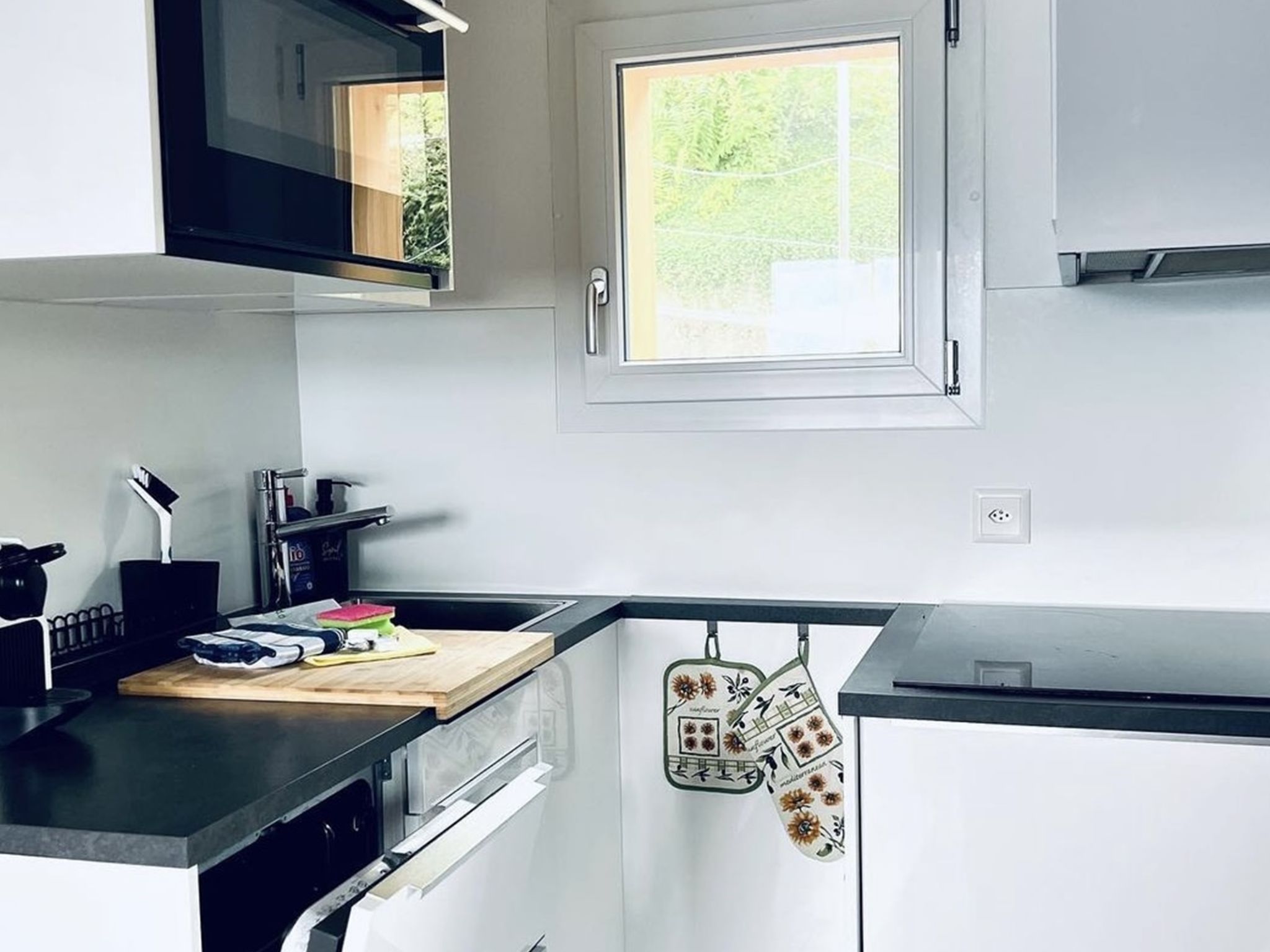 Chalet Wiesehöckli (CharmingStay). 3 Zimmerwohnung Bad/Dusche/Balkon/Aussen-Whi - Drinnen
