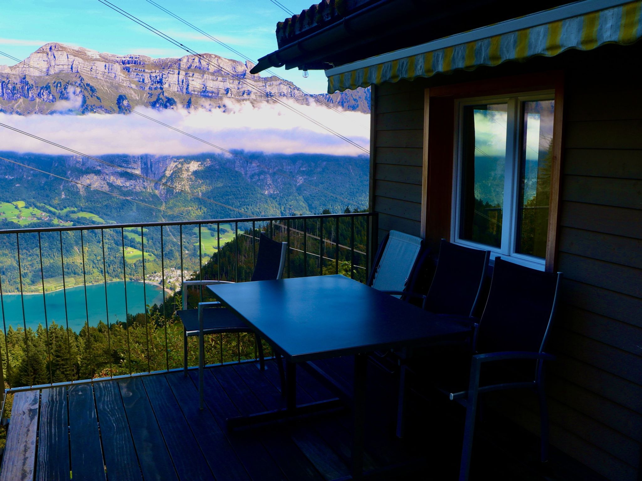 Chalet Wiesehöckli (CharmingStay). 3 Zimmerwohnung Bad/Dusche/Balkon/Aussen-Whi - Draußen