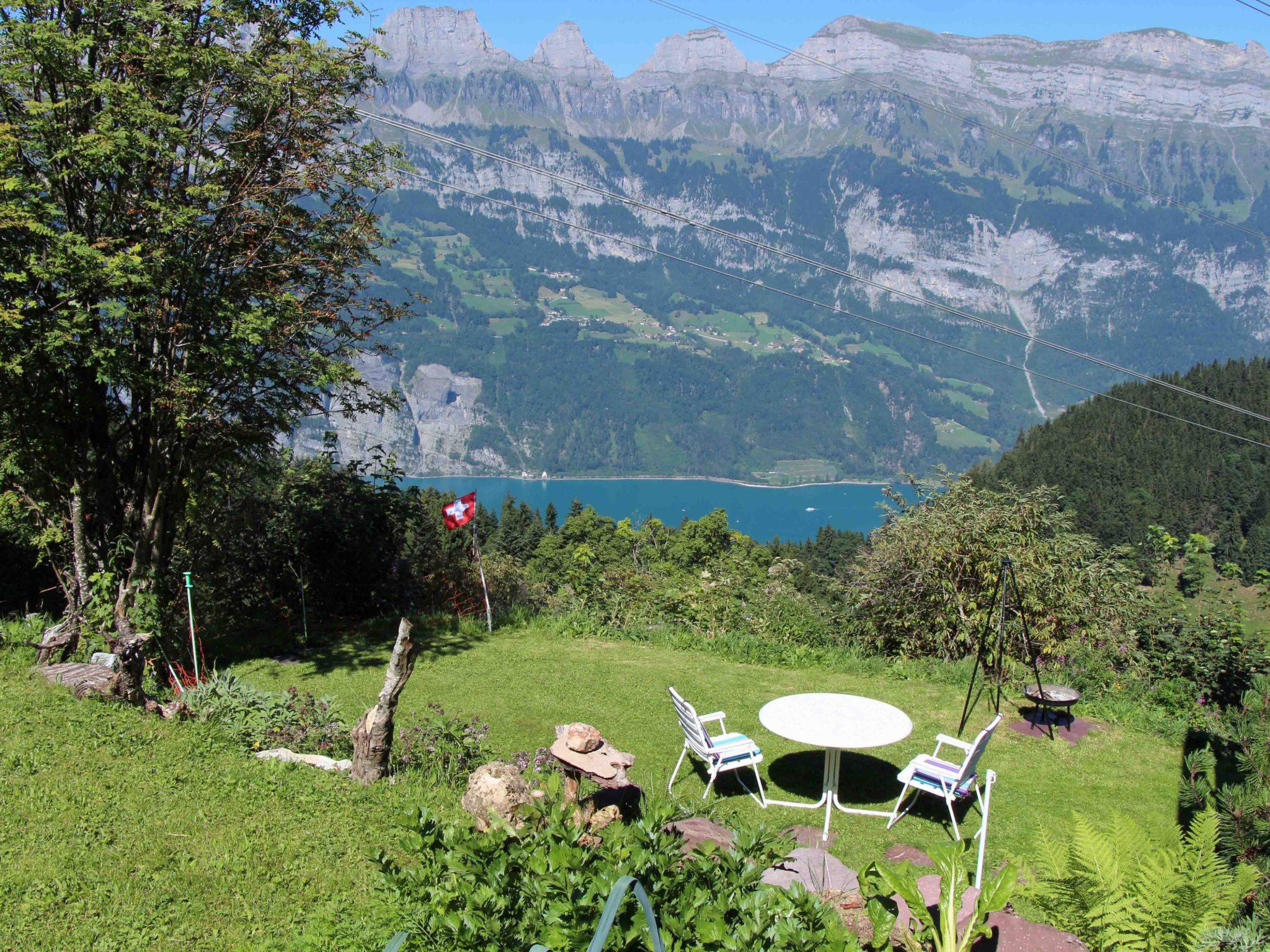 Chalet Schwendihus (CharmingStay). 3.5-Zimmerwohnung - Draußen
