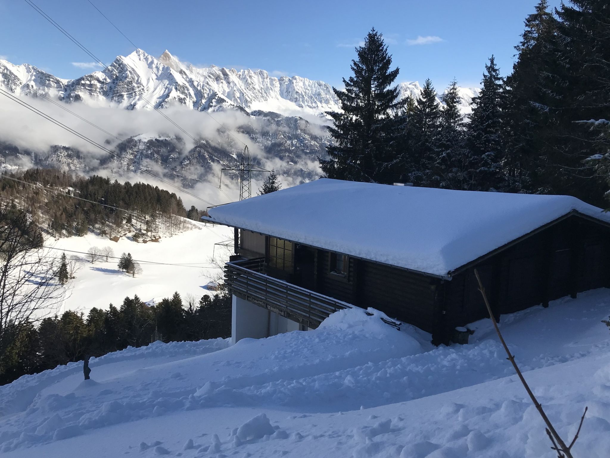 Chalet Schwendihus (CharmingStay). 3.5-Zimmerwohnung - Draußen