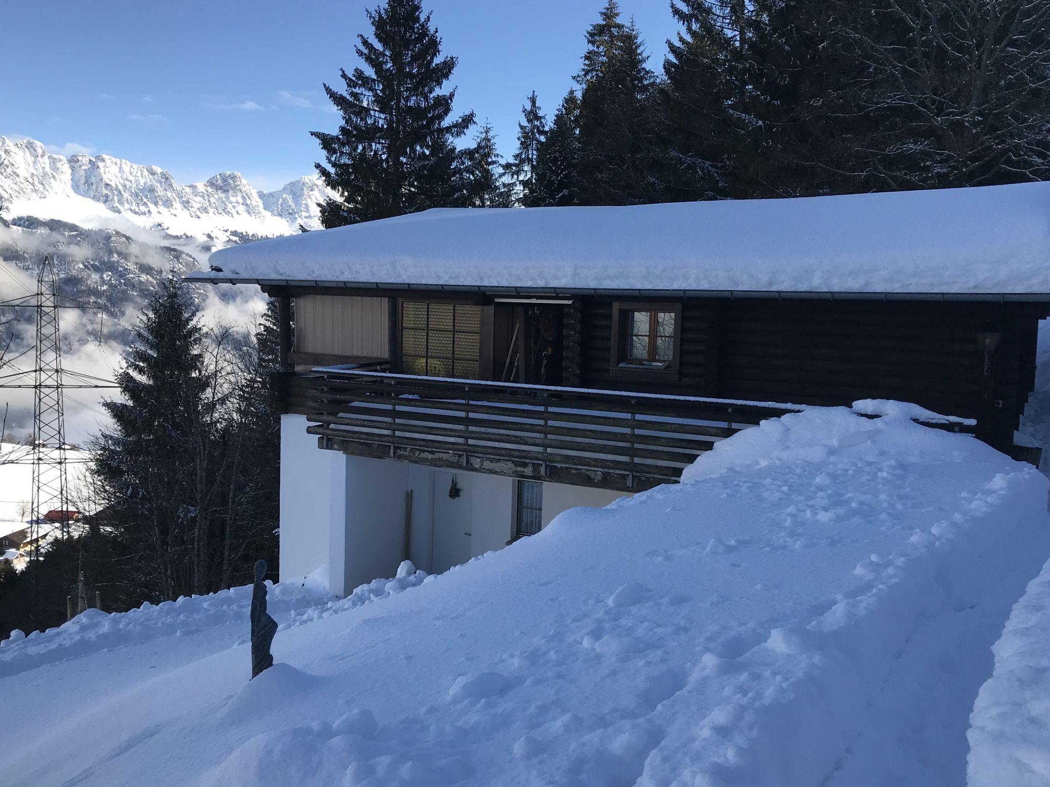 Chalet Schwendihus (CharmingStay). 3.5-Zimmerwohnung - Draußen