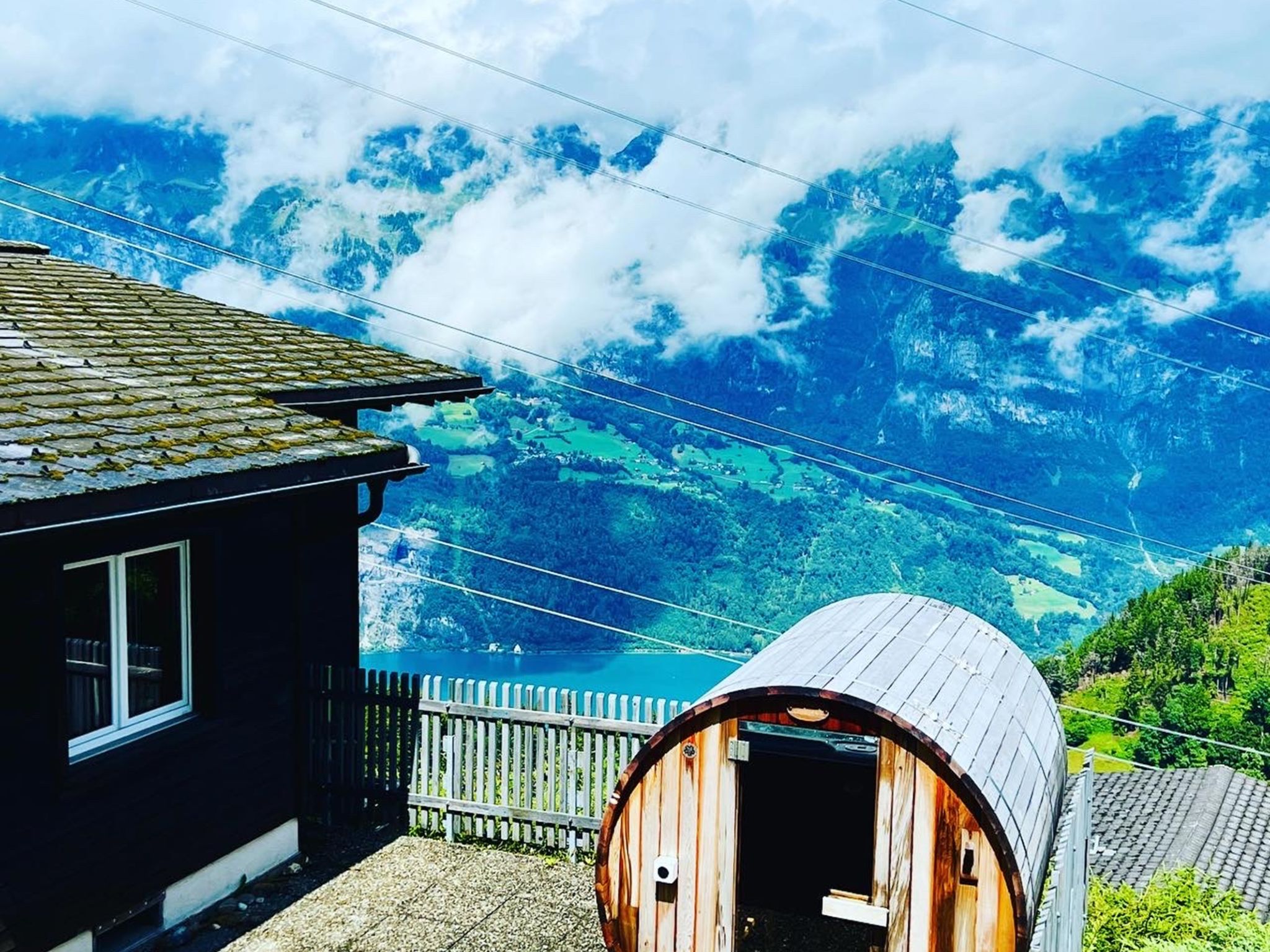 Schwendihöckli (CharmingStay). 4.5-Zimmerwohnung - Draußen