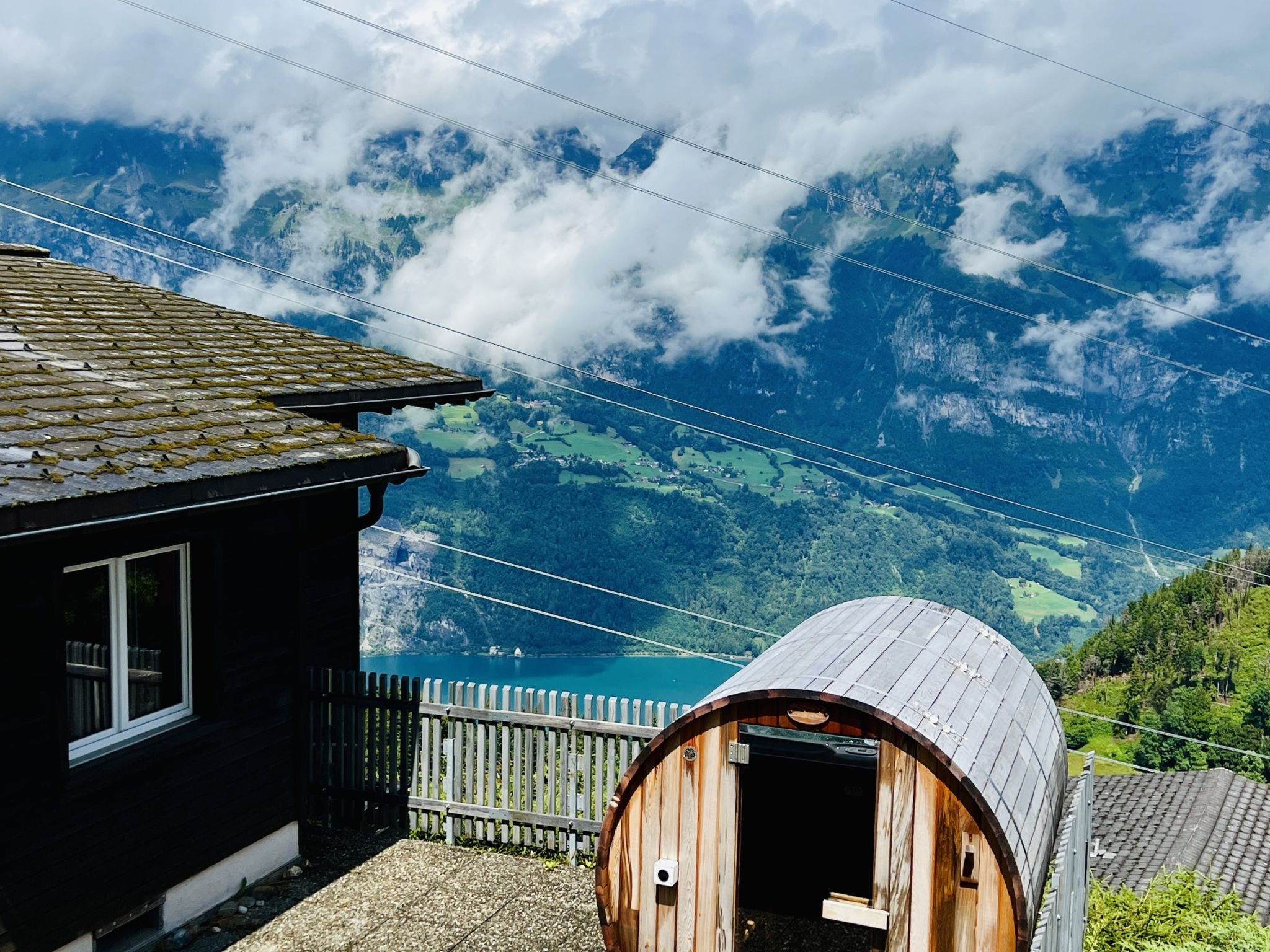 Schwendihöckli (CharmingStay). 4.5-Zimmerwohnung - Draußen