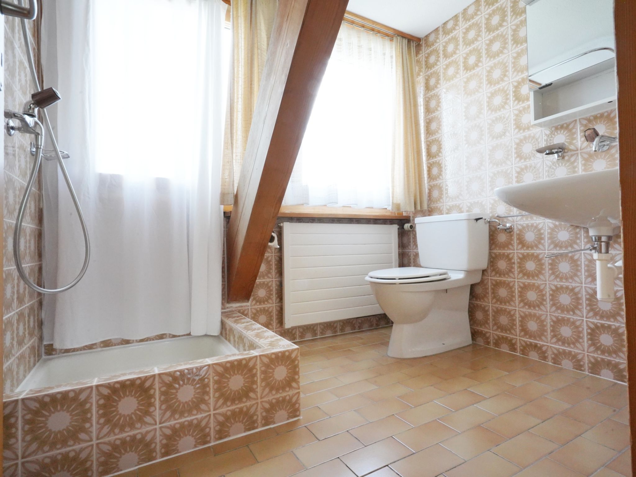 Haus DOMO, (Flumserberg Tannenboden). OG - 4.5-Zimmerwohnung Dusche/Balkon - Binnen